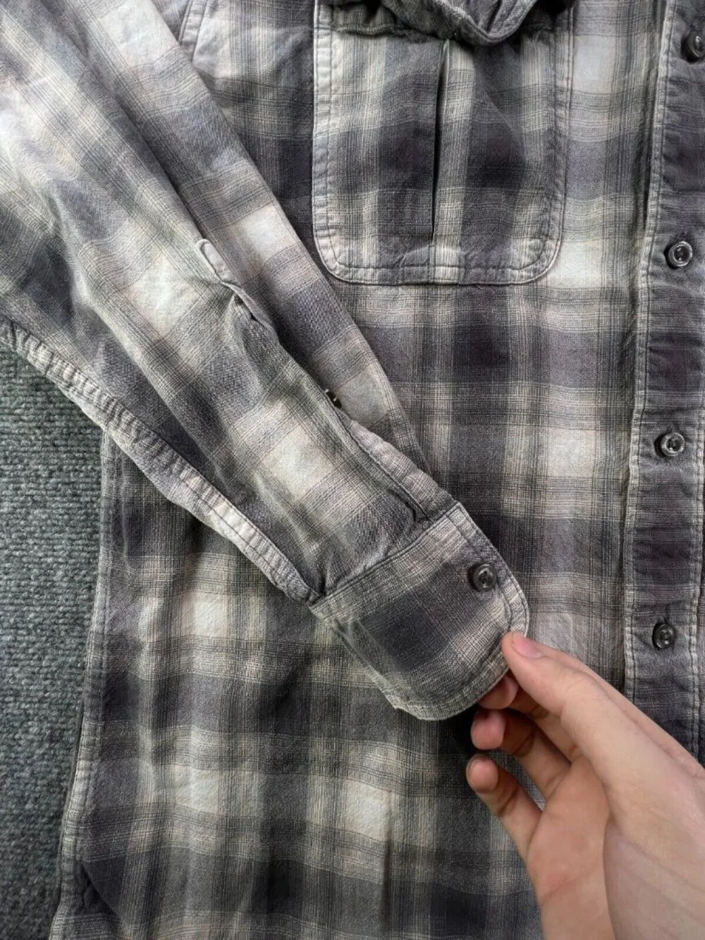 The North Face Button Up Shirt Mens Large Long Sleeve Gray Plaid Fade Cotton